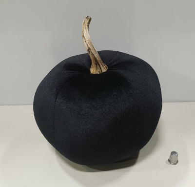 24 X BRAND NEW THE VINTAGE GARDEN ROOM BLACK VELVET DECORATIVE PUMPKIN 32 X 17CM IN 3 BOXES