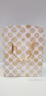 112 X PACKS OF 12 OF GIFT BAGS IN WHITE AND GOLD - IN 8 BOXES-29CM HEIGHT- 22CM WIDTH- 14CM DEPTH