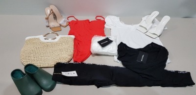 25 PIECE BRAND NEW CLOTHING LOT CONTAINING PUBLIC DESIRE HIGH HEELS - H&M TOPS - PRETTY LITTLE THING BLAZER - PRETTY LITTLE THING CORSET TOP - NEW LOOKS TOPS ETC -IN VARIOUS SIZES - IN 1 TRAY - NOT INCLUDED