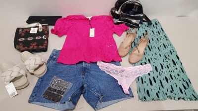 25 PIECE BRAND NEW CLOTHING LOT CONTAINING MISSGUIDED MIDI DRESS - LOVE ROSES TOPS - ANNA SUI TOTE BAGS - BOOHOO SKIRTS - H&M NIGHTY AND DRAUGHT DENIM SHORTS ETC - ALL IN VARIOUS SIZES - IN 1 TRAY (NOT INCLUDED)