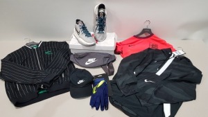 8 PIECE MIXED NIKE LOT TO INCLUDE DRI-FIT WINDBREAKER SIZE M - NIKE ATHLETIC BOMBER JACKET SIZE M - NIKE BUM BAG - ENGLAND TSHIRT SIZE M - FLAT CAP - HYPER WARM GLOVES - KYRE LOW TRAINER SIZE 11 AND WATER BOTTLE