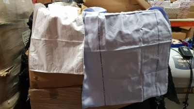 FULL PALLET OF BRAND NEW PILLOW CASES IN WHITE AND BLUE SIZE 40X40CM -80X67CM