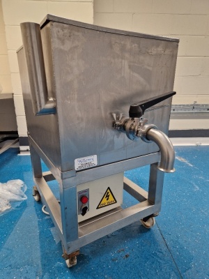 *** PLEASE NOTE THIS ASSET IS LOCATED IN BIRKENHEAD *** STAINLESS STEEL HEATED HOLDING TANK WITH DISPENSING TAP (REMOVAL REQUIRED FROM BIRKENHEAD BY 24TH FEBRUARY 2023)