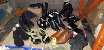 14 X PIECE BRAND NEW MIXED SHOE LOT CONTAINING SCHUH TRAINERS, PUBLIC DESIRE SANDALS, TOPMAN SUEDE BOOTS, CUSHION WALK SLIPS ONS, MAD WAX FORMAL SHOES, LONDON REBEL HEELED SHOES AND OLIVER BONAS SLIDERS ETC - ALL IN VARIOUS SIZES