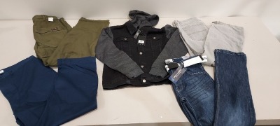 25 X BRAND NEW MIXED CLOTHING LOT CONTAINING BRAVE SOUL JEANS - H&M JEANS - MISS GUIDED JEANS - RIVER ISLAND JEANS - BERSHKA JEANS - ETC - ALL IN VARIOUS SIZES