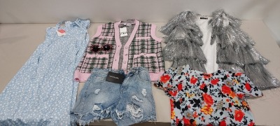 25 X BRAND NEW MIXED CLOTHING LOT CONTAINING POLLY CORSET - H&M SHORTS - NEW LOOK HAT -PRETTY LITTLE THING DENIM SHORTS - BILLA BONG BIKINI TOP - ZARA KNITTED VEST - ETC - ALL IN VARIOUS SIZES