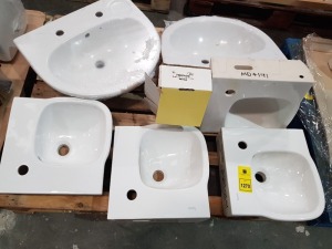 6 X MIXED NEW BASIN LOT CONTAINING 4 X TWYFORD MODA 500 CORNER BASIN 1TH, 2 X ARMITAGE SHANKS SANDRINGHAM 56CM BASIN 2TH