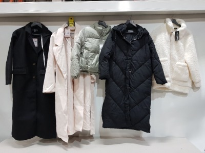 5 X BRAND NEW MIXED LOT CONTAINING 1X MISSGUIDED BELTED OVERSIZED COAT SIZE 8 - MISSGUIDED FORMAL COAT SIZE 12 - BOO HOO FAUX FUR BOMBER JACKET SIZE 8 - BERSHKA PUFFER COAT SIZE SMALL - ETC