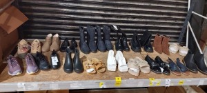 18 X PIECE BRAND NEW MIXED SHOE/TRAINER LOT CONTAINING - NIKE TRAINERS -0 NIKE RUNNING TRAINERS - REEBOK XT SPRINTER TRAINERS - STEVE MADDEN TRAINERS - PUBLIC DESIRE HEELED SHOES - NEXT HIGH BLACK BOOTS - NEW LOOK DESSERT BOOTS ETC IN VARIOUS SIZES