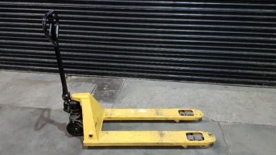 EURO QUIP PALLET PUMP TRUCK 2500KG MAX CAPACITY LIFT