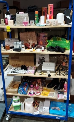 75+ BRAND NEW MIXED COSMETIC, BEAUTY & GIFT LOT ON 5 SHELVES IE. GHD HAIR STYLERS, UGG SHEEPSKIN & SUEDE CARE KIT, MARK HILL JUMBO / DROP CURLERS, TRIDUCNA NECK & SHOULDER MASSAGER, HANDBAGS, PURSES, BEURER BEAUTY STYLER PRO HOT AIR BRUSH, WAIST RELAX MAT