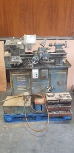 4 1/2 INCH BOXFORD PRECISION LATHE - 3 PHASE - ADJUSTABLE SPINDLE SPEEDS - WITH VARIOUS ATTACHMENTS AND MEASURING TOOLS AND COOLING SYSTEM - IN WORKING CONDITION