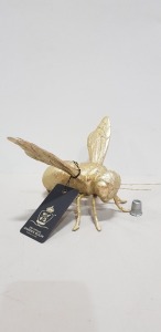 16 X BRAND NEW THE VINTAGE GARDEN ROOM GOLD EFFECT DECORATIVE BEE SIZE 20 CM L X 19CM W IN 2 BOXES