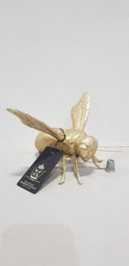 16 X BRAND NEW THE VINTAGE GARDEN ROOM GOLD EFFECT DECORATIVE BEE SIZE 20 CM L X 19CM W IN 2 BOXES