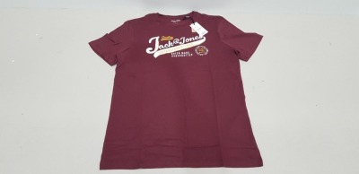 32 X BRAND NEW JACK & JONES ESSENTIAL T-SHIRTS IN PORT ROYALE PRINT IN BURGUNDY COLOUR ( SIZE L )