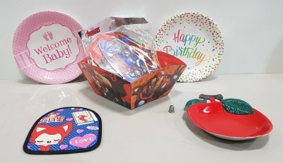 APPROX 1000 MIXED LOT CONTAINING MOUSE PADS - FRUIT PLATES - MARVEL AVENGERS CARDBOARD FOLD UP BOWLS - HAPPY BIRTHDAY AND WELCOME BABY PAPER/CARDBOARD PLATES ON 1 PALLET