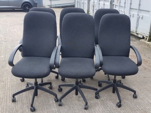 MISC 11 PC OFFICE FURNITURE LOT IE. 6 X BLACK OFFICE ARMCHAIRS & 5 X BEECH COLORED PEDESTALS