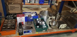 FULL BAY MIXED LOT TO INCLUDE PLANETARY MIXER - 2X LARGE STAINLESS STEEL BOWL/PAN WITH HANDLES - LARGE GLASS JAR - WEIGHING SCALES - BAKING TRAYS ETC (TRAYS INCLUDED)