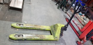 1 X LIFTER 2200 KG PUMP TRUCK (GREEN)