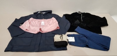 25 X BRAND NEW MIXED CLOTHING LOT TO INCLUDE TOPSHOP VELVET 1/2 ZIP TURTLE NECK - DOROTHY PERKINS SKINNY JEANS - DOROTHY PERKINS NAVY RAIN COAT - DOROTHY PERKINS EMBELLISHED PEARL COLLAR JUMPER AND DOROTHY PERKINS BLUSH SLEEP SHORTS ETC - ALL IN VARIOUS S