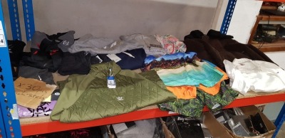 30 X BRAND NEW MIXED CLOTHING LOT CONTAINING ADIDAS GUILTED SWEATER IN GREEN ( SIZE M ) - TOMMY HILFIGER SHIRT IN WHITE ( SIZE M SLIM FIT ) - PUMA REGULAR FIT TRACKSUIT TOP ( 13-14 YRS ) - SUPERDRY HOODIE ( SIZE M ) NIKE WIND BREAKER JACKET ( SIZE M ) ET