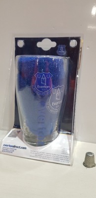 24 X BRAND NEW OFFICIAL EVERTON FC PINT GLASS SET TO INCLUDE 1 PINT GLASS / 1 BAR TOWEL/ 4 BEER MATS ( IN 1 BOX )