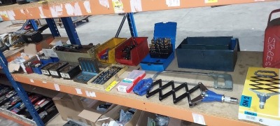 FULL SHELF TOOL LOT CONTAINING GESIPA HAND RIVETING TOOLS / 5 LITRE METAL PETROL TANK / VARIOUS SIZED METAL DRILL BITS / FENTEER DURABLE STEEL NUMBER STAMPS / VARIOUS METAL FILES / SCREWDRIVERS AND SILVERLINE BRASS PADLOCKS ETC