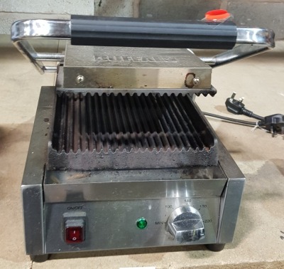 1 X BUFFALO DY993 BISTRO RIBBED CONTACT GRILL