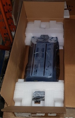 1 X BRAND NEW BOXED CISCO UCS B200 M3 BLADE SERVER COMES WITH BRACKETS