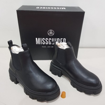 10 X BRAND NEW MISSGUIDED BLACK FAUX LEATHER CHUNKY DOUBLE TAB CHELSEA BOOTS IN SIZE 4 - RRP-£45.00 TOTAL RRP-£450.00
