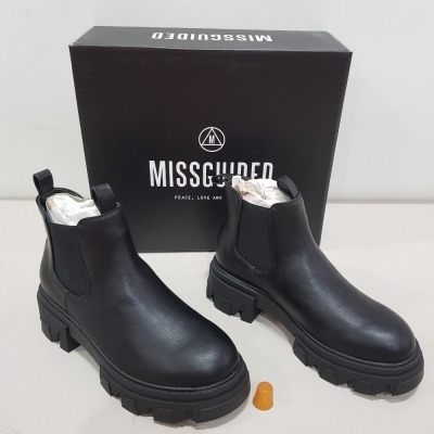 15 X BRAND NEW MISSGUIDED BLACK FAUX LEATHER CHUNKY DOUBLE TAB CHELSEA BOOTS IN SIZE 3- RRP-£45.00 TOTAL RRP-£675.00