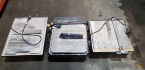 3 X MIXED TILE CUTTER LOT CONTAINING 2 X PLASPLUGS TILE CUTTERS AND 1 X MACALLISTER TILE CUTTER