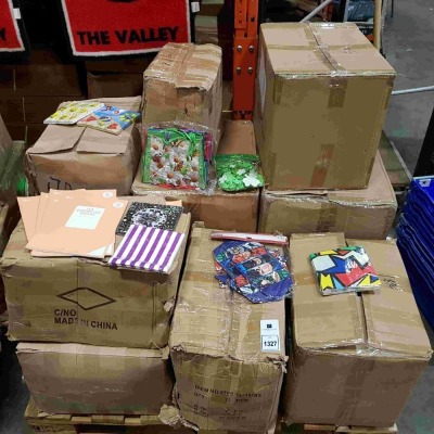 1000+ MIXED LOT CONTAINING A4 EXERCISE BOXES / FLORAL PRINT CARRIER BAGS / NAPKINS/ BIRTHDAY BOWL / FOAM GLITTER STICKERS - ON 1 PALLET