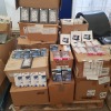 2000+ FULL BAY MIXED LOT CONTAINING SAMSUNG SCREEN PROTECTORS - BELKIN SCREEN GAURDS - HTC DESKTOP CRADLE - VARIOUS PHONE CASES ETC