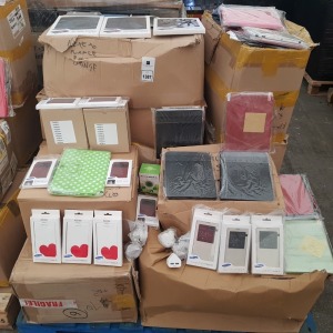 2000+ FULL BAY MIXED LOT CONTAINING SAMSUNG VIEW COVERS - SAMSUNG GALAXY TABLET COVERS - SAMSUNG MOSCHINO PHONE COVERS - VARIOUS IPAD COVERS VARIOUS TABLET COVERS - USB PLUGS ETC