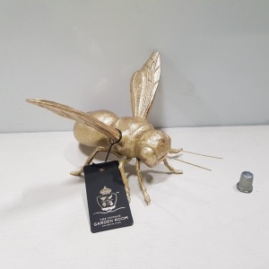 16 X BRAND NEW THE VINTAGE GARDEN ROOM GOLD EFFECT DECORATIVE BEES - SIZE 20CM X 19CM - IN 2 BOXES