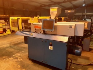 BOY 22A PRO 172 (43131) (E-022A 1802) INJECTION MOULDER *** THIS ASSET IS LOCATED IN SOUTHWELL, NOTTS *** 24.2 US TONS DISTANCE BETWEEN TIE BARS 10 INCH TWO INJECTION UNITS WITH SIX DIFFERENT SCREW DIAMETERS (YOM 2021) 1046.80 MACHINE HOURS RUN, 777.27 P