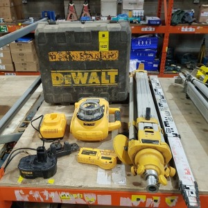 1 X DEWALT ROTATING LASER ( DW 079 ) TYPE 1 / 1 X DEWALT ( DE0772) REMOTE / 1 X TRIPOD / 1 X MEASURING TOOL / 1 X CARRY CASE - TO INCLUDE 2 X BATTERY AND CHARGER ( PLEASE NOTE THIS IS NOT TESTED )