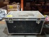 1 X INDUSTRIAL LOCKABLE STORAGE BOX - ALL WHEELS DAMAGED -( 118 CM LENGTHT / 62 C, WIDTH / 79 CM HEIGHT )