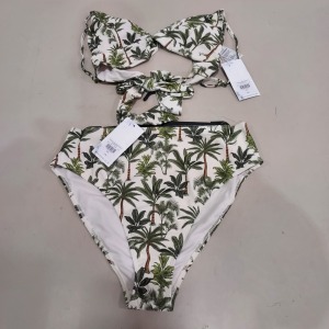 36 X PIECE BIKINI LOT CONTAINING 18 X WAREHOUSE TROPICAL PRINT BIKINI TOPS UK 12 RRP-£20 18 X TROPICAL PRINT BIKINI BOTTOMS SIKE UK 12 RRP-£18