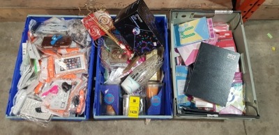 500+ BRAND NEW MIXED LOT CONTAINING WATERPROOF PHONE CASE FOR SHOWERS OR BATHS / MINI USB FAN - CONNECTS TO YOUR PHONE / PREMIER LED KALEIDOSCOPE PROJECTOR / PINT GLASSES / TALLON VIEW CALENDAR / 50TH BIRTHDAY BUNTING / 2023 DAY A PAGE NOTE BOOK ETC - IN