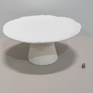 24 X BRAND NEW THE VINTAGE GARDEN ROOM WHITE CERAMIC CAKE STANDS IN 12 BOXES SIZE 35CM X 16CM IN 12 BOXES