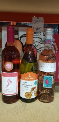 18 X BRAND NEW BOXED MIXED WINE LOT CONTAINING - 6X FIORE ROSA PINOT GRIGIO 750ML - 6X LINDEMANS BIN 65 CHARDONNAY 750ML - 6X BAREFOOT WHITE ZINFANDEL 750 ML IN 3 BOXES