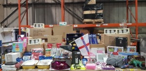 2000+ BRAND NEW MIXED BAY LOT CONTAINING MR & MRS SET MUGS / KITCHEN SCALE / MANCHESTER UNITED OFFICIAL AON MINI IT / PREMIER 3D LED LENICULAR SCENE / PLASTIC PARTY PLATES / BICYCLE HELMET / VARIOUS TOYS / SMARTPHONE PROJECTOR / GARDEN FURNITURE RESTORER