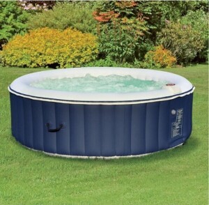 1 X STUDIO 6 SEATER ROUND LAZY SPA IN BLUE WITH PUMP IN ORGINAL PACKAGING - BOX SIZE - 63 X 56.5 X 57.5 CM - UNDELIVERED RETURN