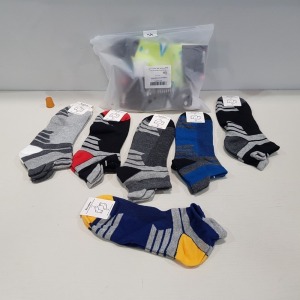 240 X BRAND NEW PAIRS OF COMFORT AND SOFT ANKLE / FULL SIZE SOCKS - ALL IN VARIOUS COLOURS AND PRINTS AND SIZES TO INCLUDE L AND XL ( IN 40 SEALED BAGS OF 6) - IN 2 TRAY NOT INCLUDED