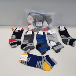 240 X BRAND NEW PAIRS OF COMFORT AND SOFT ANKLE / FULL SIZE SOCKS - ALL IN VARIOUS COLOURS AND PRINTS AND SIZES TO INCLUDE L AND XL ( IN 40 SEALED BAGS OF 6) - IN 2 TRAY NOT INCLUDED