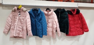 10 X BRAND NEW MIXED WOMANS JACKET / COAT LOT CONTAINING BONMARCHE WOMANS PINK PADDED JACKET IN SIZE UK 14 RRP £ 55 / BONMARCHE WOMANS TEAL VELVET PUFFER JACKET IN SIZE 14 RRP £ 40 / BONMARCHE PURPLE PADDED JACKET SIZE UK 20 RRP £ 45 / BONMARCHE FAUX FU