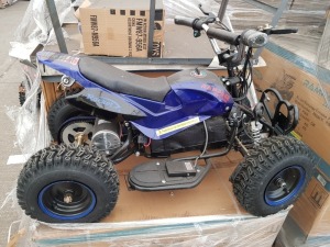 1 X RAMPAGE EXTREME ELECTRIC QUAD BIKE - IN BLUE - IN 1 SEALED BOX ( PLEASE NOTE THIS STOCK IS PRE 2018 AND BATTERIES SUPPLIED WILL NOT CHARGE - NEW BATTERIES WILL REQUIRE SOURCING BY CUSTOMER ) - BOX SIZE 56 KG - 99.5 X 58 X 42 CM )