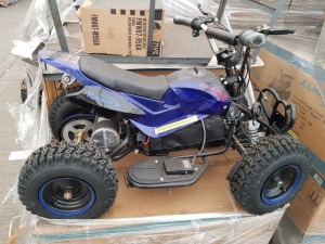 1 X RAMPAGE EXTREME ELECTRIC QUAD BIKE - IN BLUE - IN 1 SEALED BOX ( PLEASE NOTE THIS STOCK IS PRE 2018 AND BATTERIES SUPPLIED WILL NOT CHARGE - NEW BATTERIES WILL REQUIRE SOURCING BY CUSTOMER ) - BOX SIZE 56 KG - 99.5 X 58 X 42 CM )